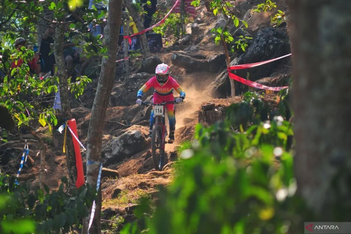 113 Pebalap Berpacu di 76 Ultimate Downhill 2026