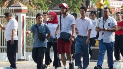 Keseruan Pegawai Diskominfotik Meriahkan HUT RI, Ada yang Pakai Kostum Seragam Sekolah Saat Ikuti Lomba
