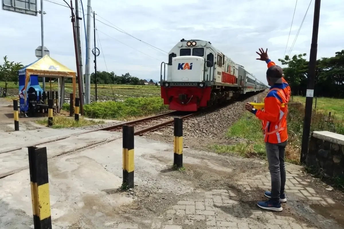 7 Temperan Kereta Terjadi selama 2026 KAI Daop 9 Jember Tambah 120 Petugas di 61 Perlintasan