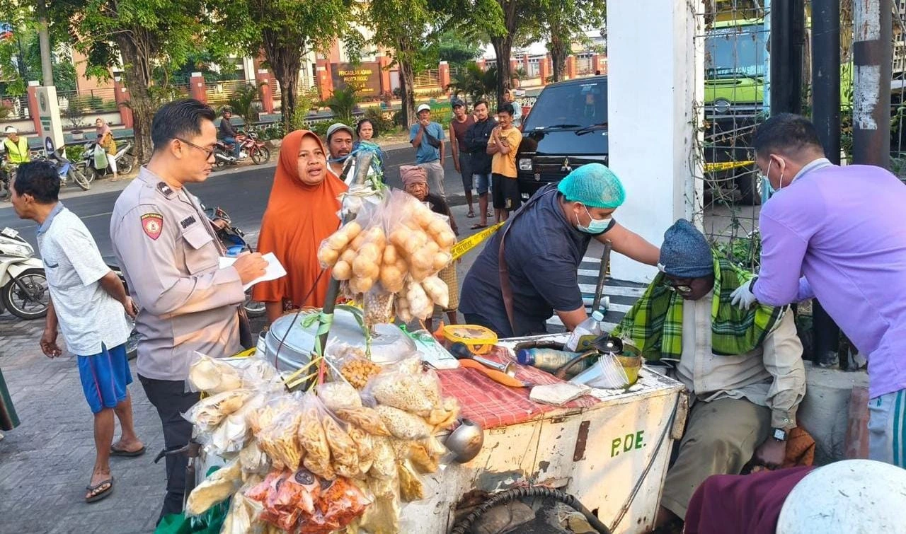 Innalillahi Penjual Cilok Probolinggo Meninggal Sedang Jualan di Area SPBU