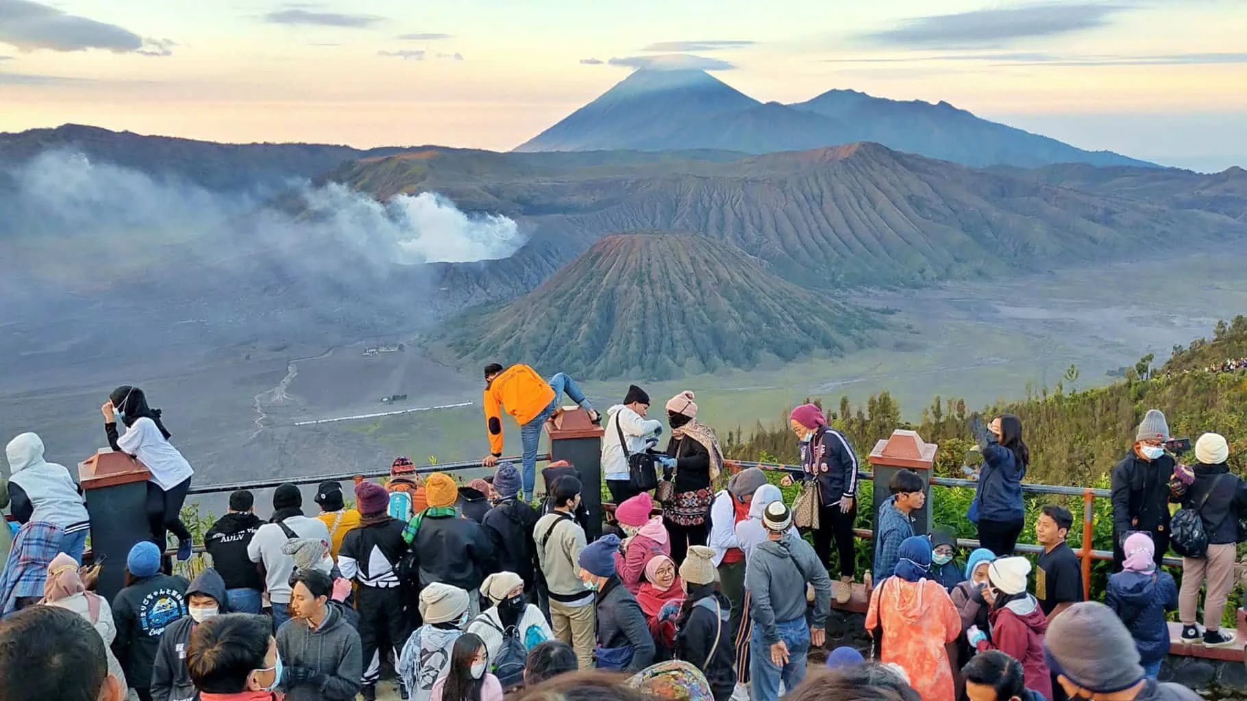 Api Puncak B-29 Lumajang Final Padam Total