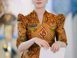 Ayu Arumi Bachsin Tampil di Pawai Busana Batik Pasuruan