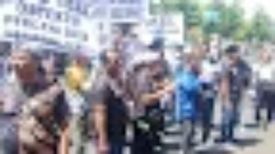 DESIL BANSOS KOTA PASURUAN DISOROT WARGA MISKIN TAK DAPAT BANTUAN YANG MAMPU MALAH MASUK DATA, DPRD DIMINTA TURUN TANGAN