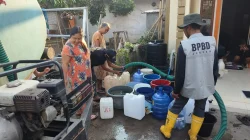Gerak Cepat PAN Pasurian Saat Sumur Mengering Kepedulian Tak Boleh Kering Droping Air Bersih ke Lumbang