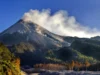 Pemantauan Ketat Gunung Semeru: BPBD Lumajang Siaga 24 Jam
