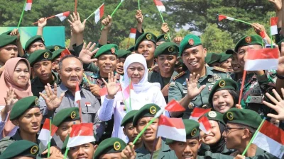 Khofifah Pimpin Pembaretan 1 334 Taruna Jatim, Anti Bullying