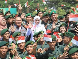 Khofifah Pimpin Pembaretan 1.334 Taruna Jatim, Disiplin Tanpa Kekerasan