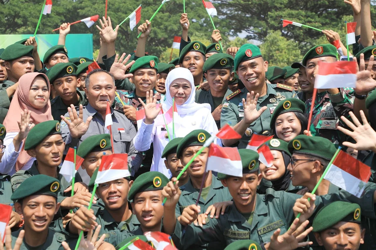 Khofifah Pimpin Pembaretan 1.334 Taruna Jatim, Disiplin Tanpa Kekerasan