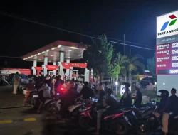 Longokan SPBU di Jember Panjang, Stok BBM Diklaim Aman