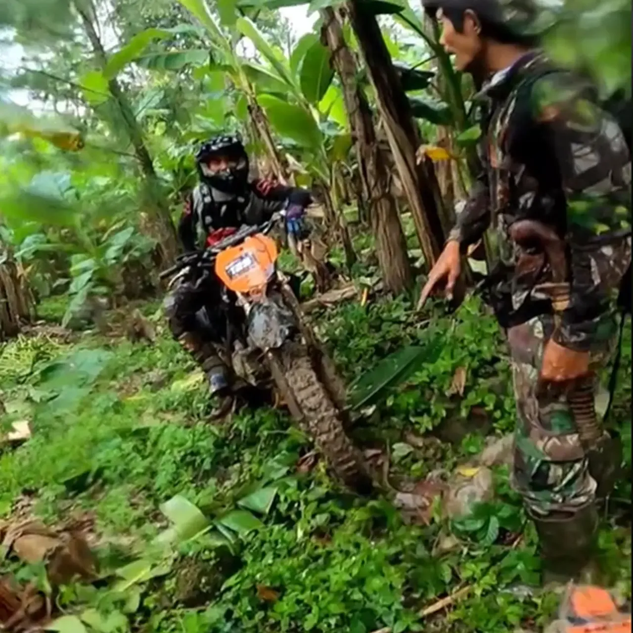 Motor Trail Tersembunyi di Kebun Winongan