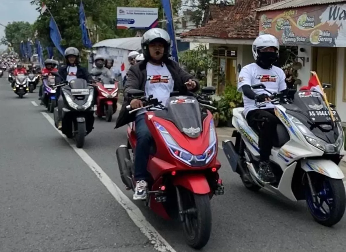 PCX Kelap KELIP Meriahkan Jawa Timur, Bikers Honda Rame-Rame
