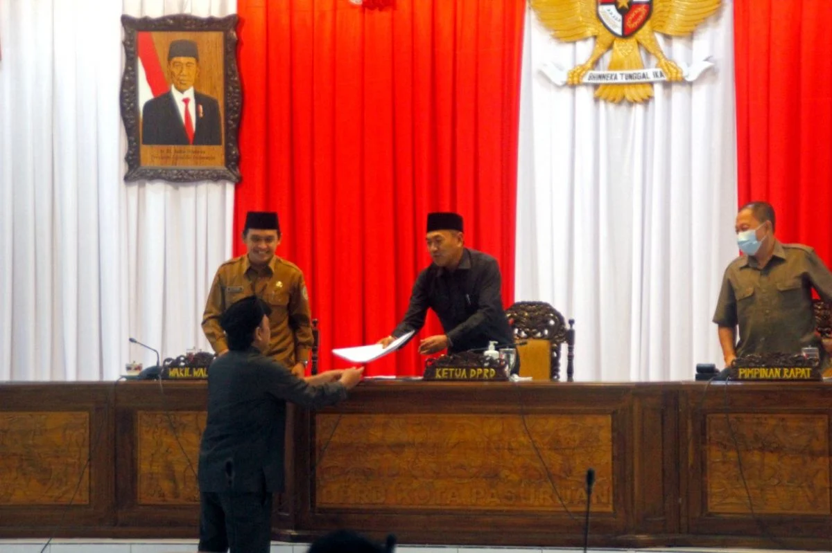 Pemkot Pasuruan Ikuti Rapat Paripurna II DPRD Enam Fraksi Sampaikan Pandangan Umum Tiga Raperda