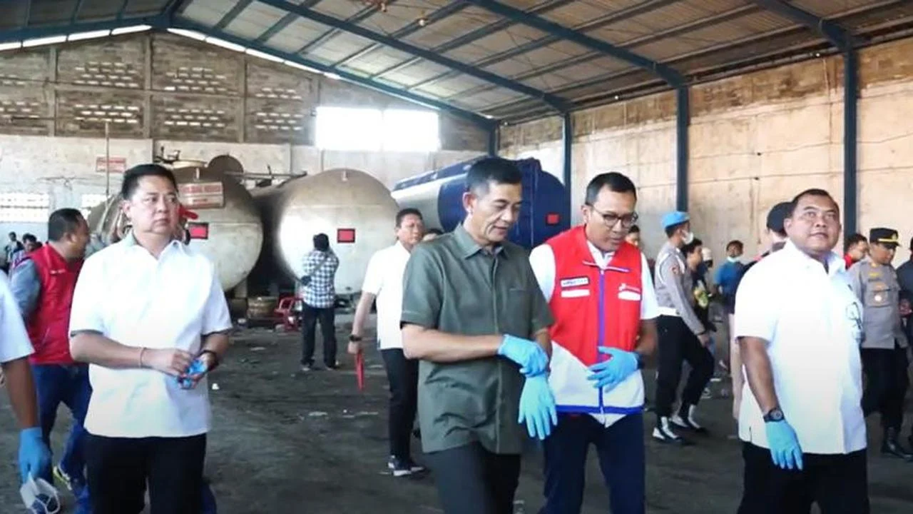 Polisi Bongkar Penimbunan BBM di Pasuruan Tersangka Duplikasi Barcode