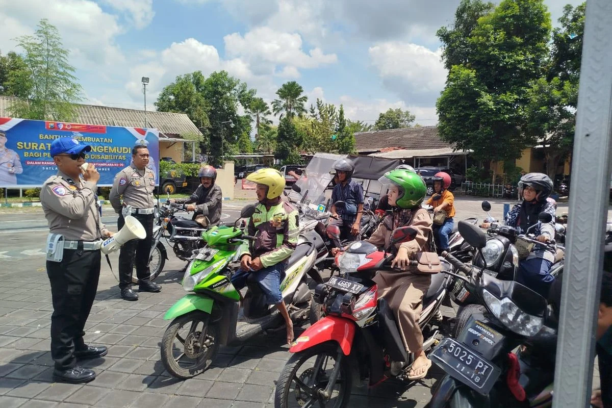 Polres Jember Sosialisasikan Tertib Lalu Lintas Lewat Salat Subuh Berjamaah