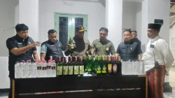 Razia Satpol PP Probolinggo di Dringu Sita 90 Botol Miras