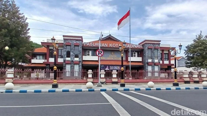 Revitalisasi Pagar dan Lanskap Kantor Wali Kota Pasuruan Siap Cantik