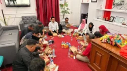 Zaini Ubah Ruang Kerja Jadi Lesehan Aspirasi RTLH